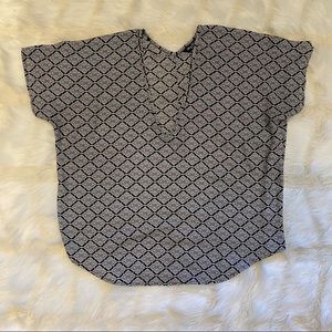 B&W Pattern Top. Urban Behaviour.